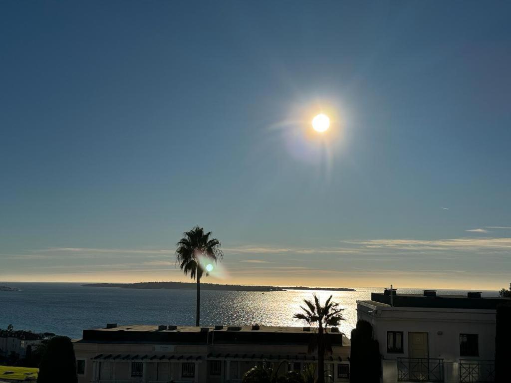 Un Studio De Charme Vue Mer & Piscine D'Exception Cannes Exterior photo