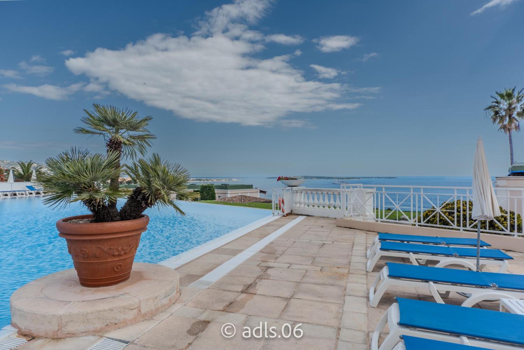 Un Studio De Charme Vue Mer & Piscine D'Exception Cannes Exterior photo