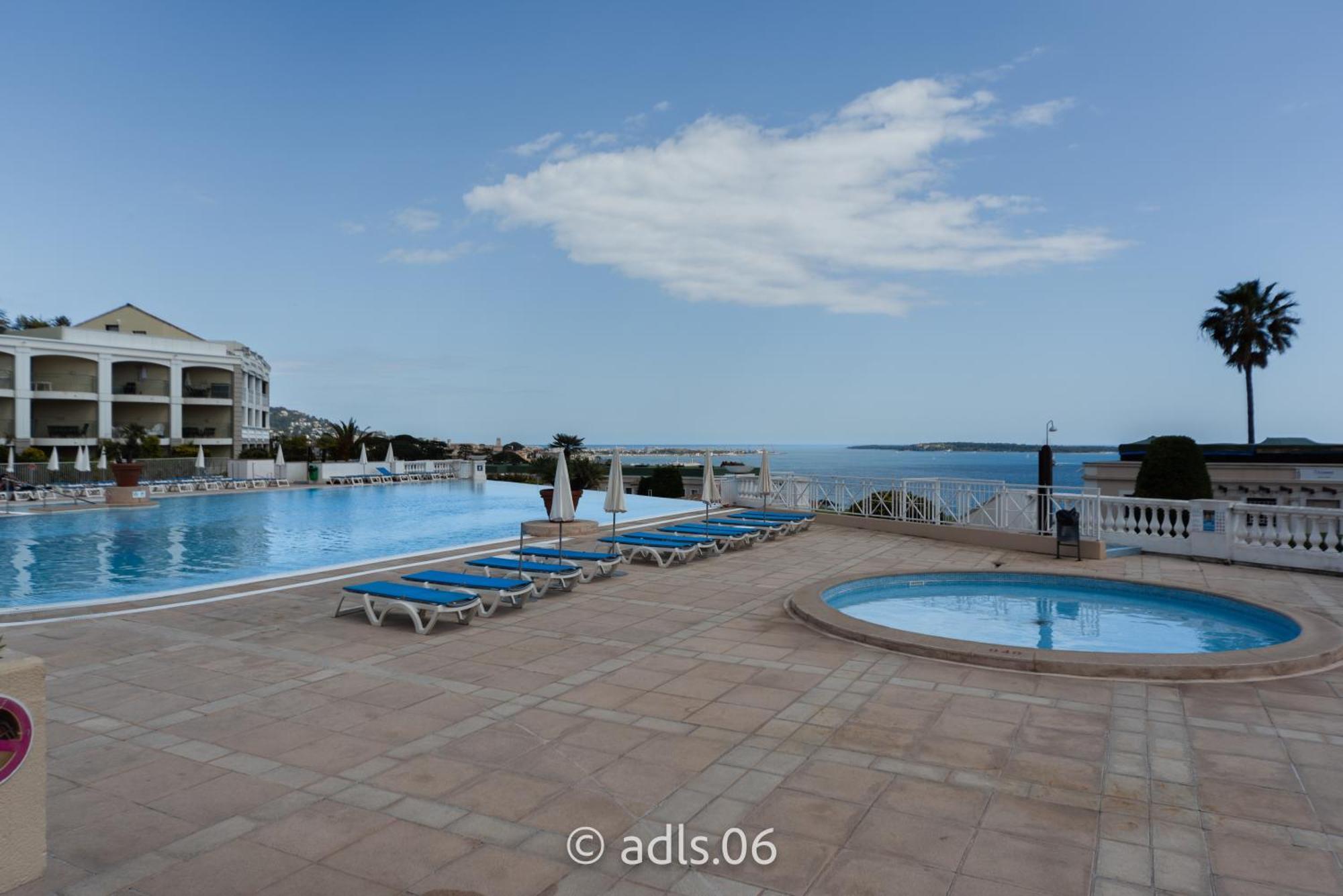 Un Studio De Charme Vue Mer & Piscine D'Exception Cannes Exterior photo