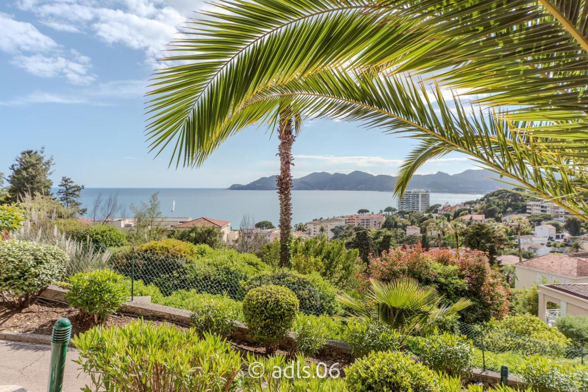Un Studio De Charme Vue Mer & Piscine D'Exception Cannes Exterior photo